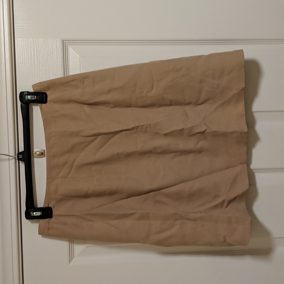 100% woman's silk tan skirt - Picture 3 of 4